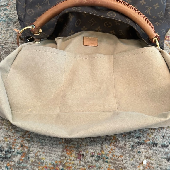 Louis Vuitton Artsy MM handbag - Picture 6 of 9